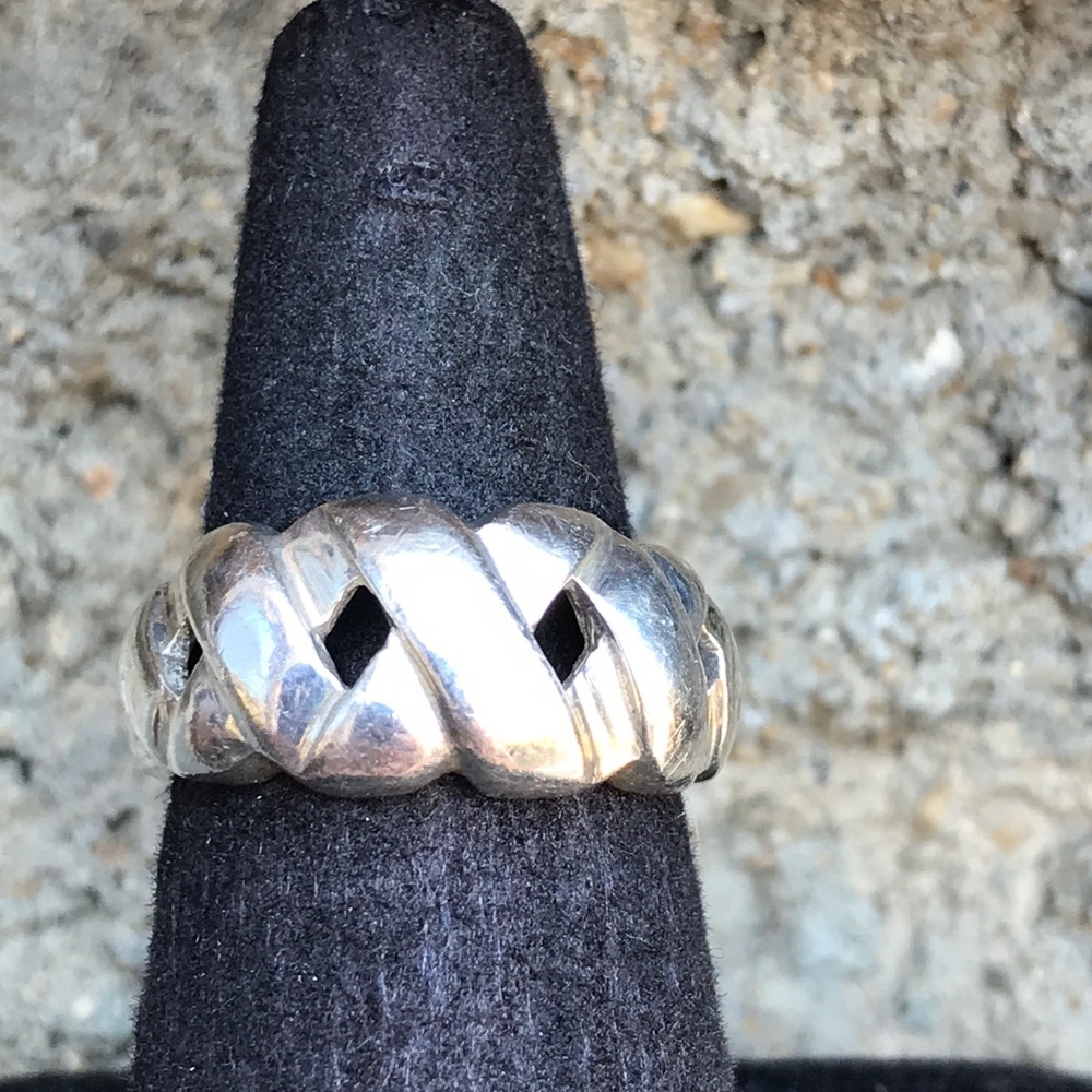 Sterling Kisses Ring Size 7 - Picture 2 of 7
